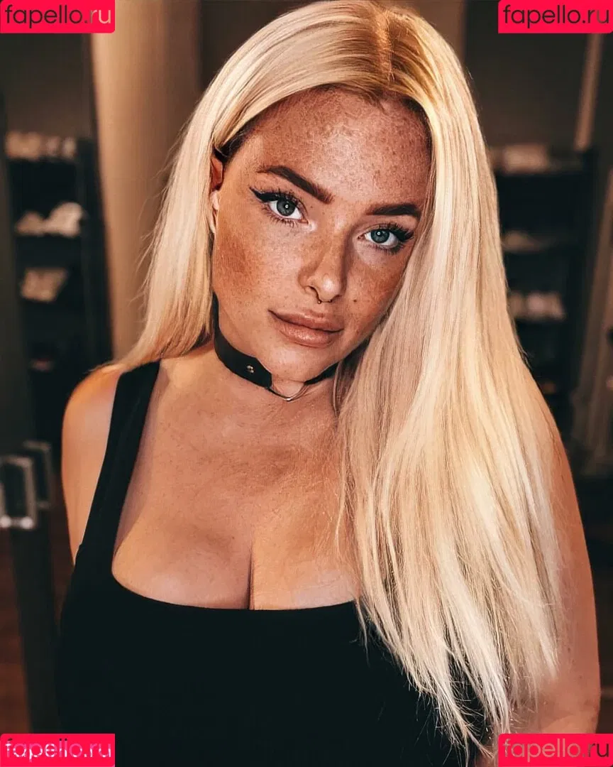 Sarah Neuhaus Onlyfans Photo Gallery 