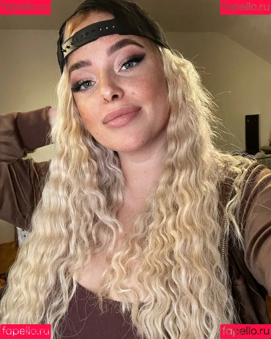 Sarah Neuhaus Onlyfans Photo Gallery 