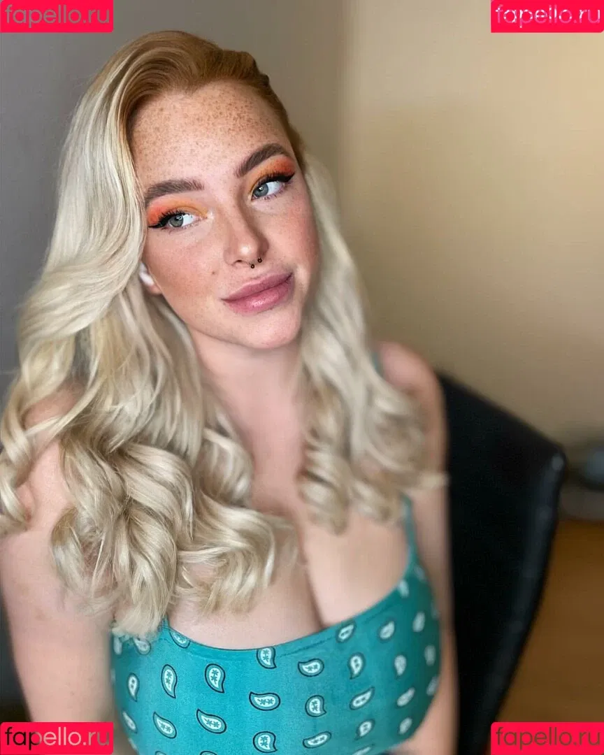 Sarah Neuhaus Onlyfans Photo Gallery 