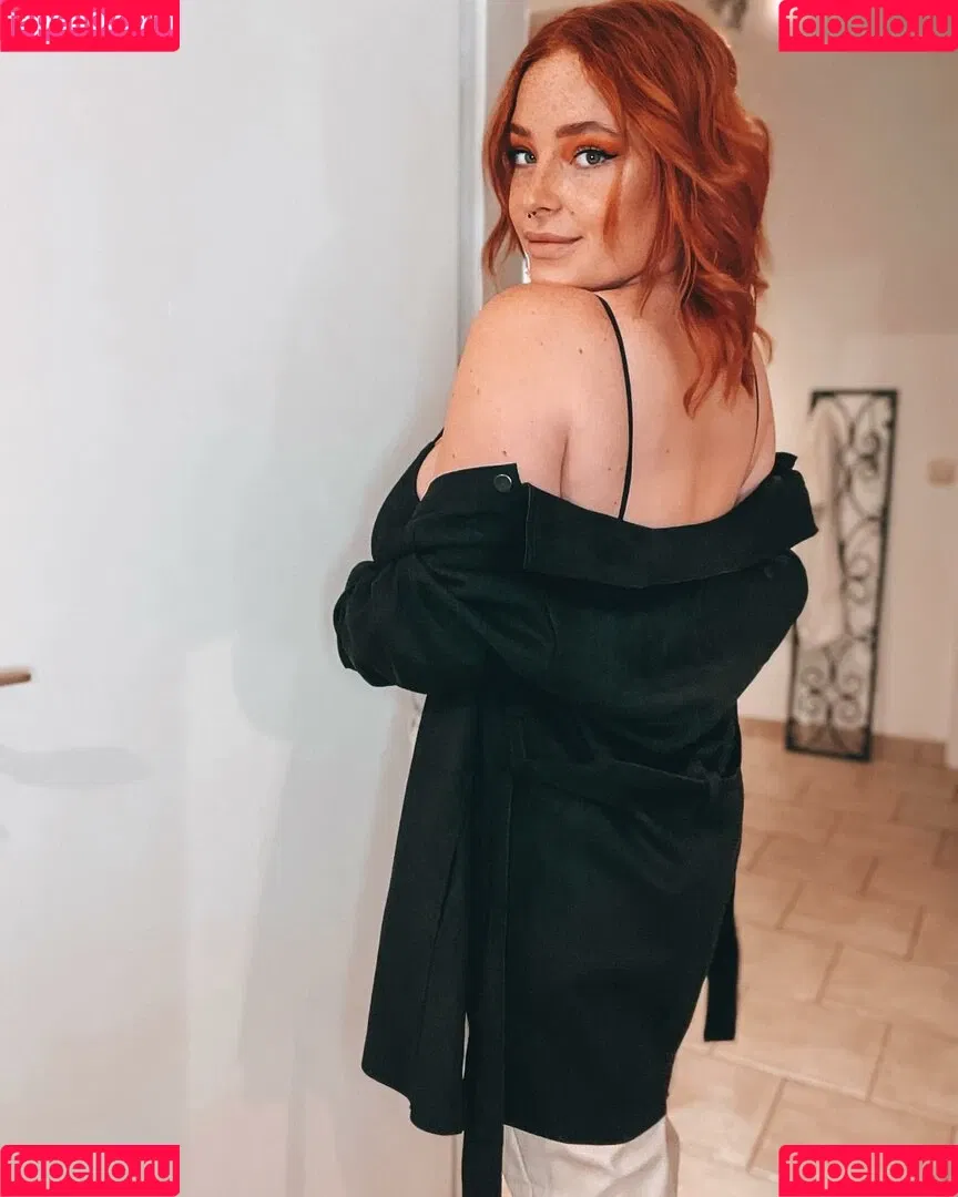 Sarah Neuhaus Onlyfans Photo Gallery 