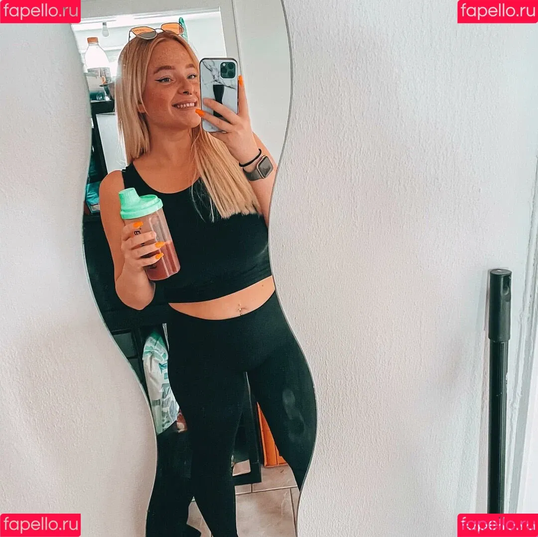 Sarah Neuhaus Onlyfans Photo Gallery 