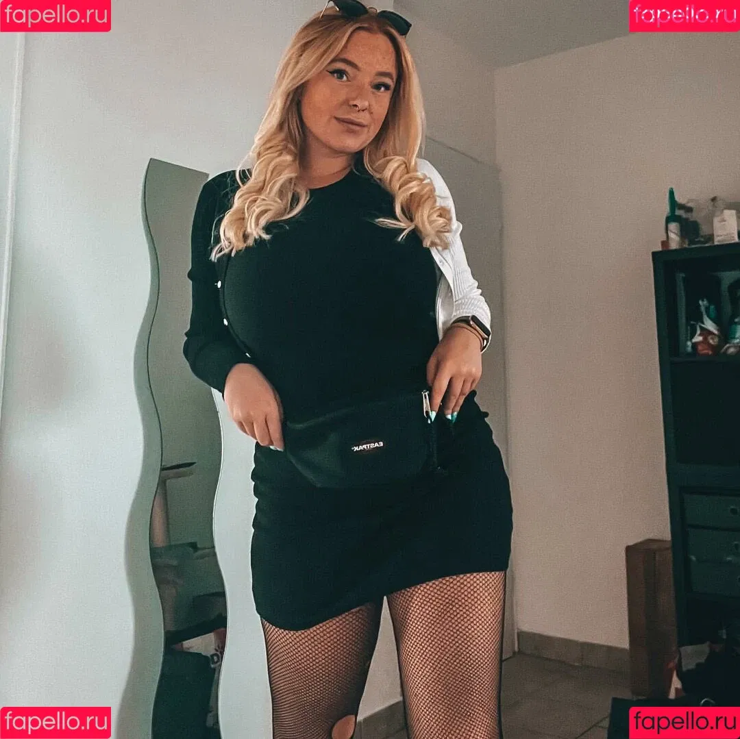 Sarah Neuhaus Onlyfans Photo Gallery 