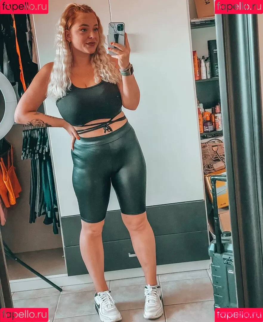 Sarah Neuhaus Onlyfans Photo Gallery 