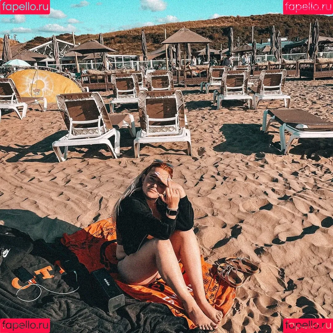 Sarah Neuhaus Onlyfans Photo Gallery 