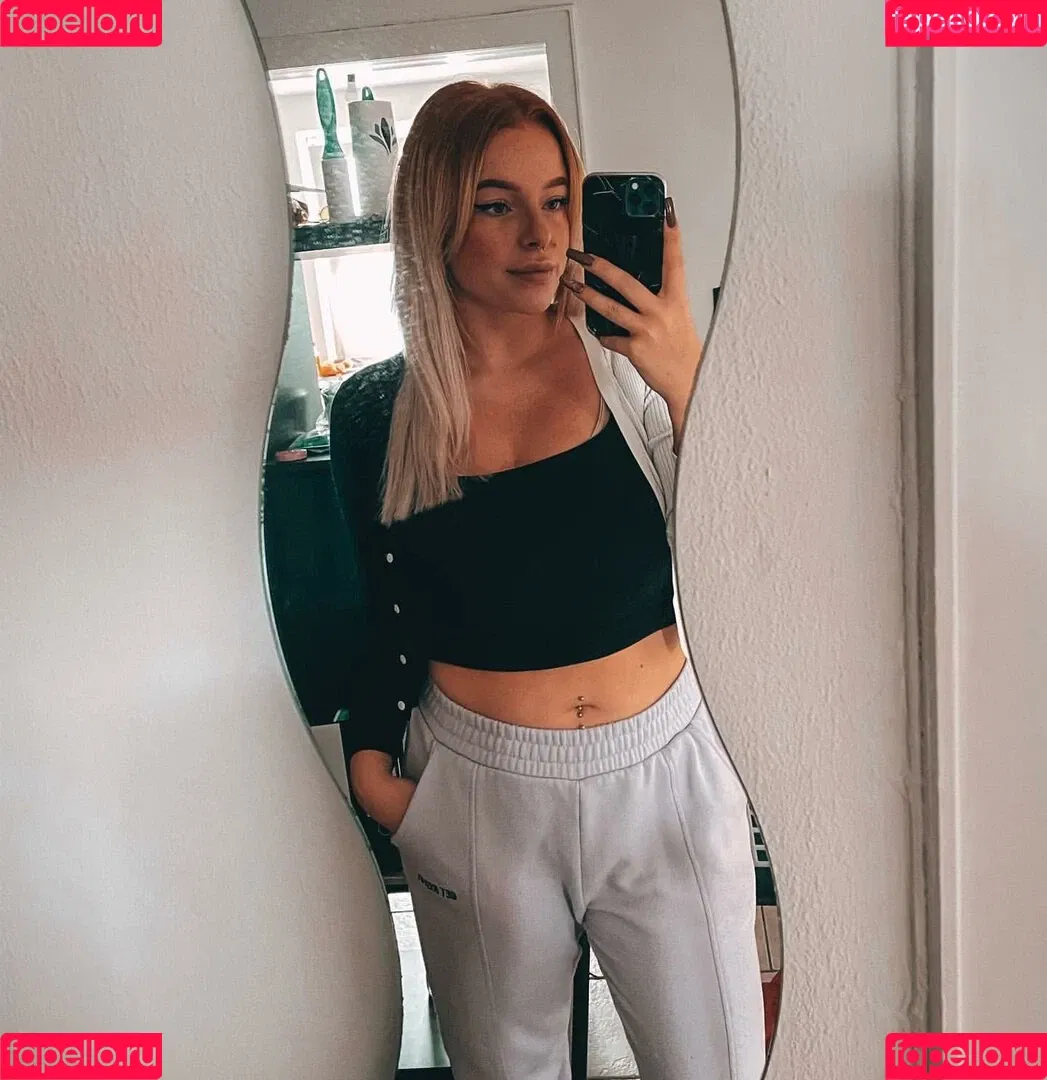 Sarah Neuhaus Onlyfans Photo Gallery 