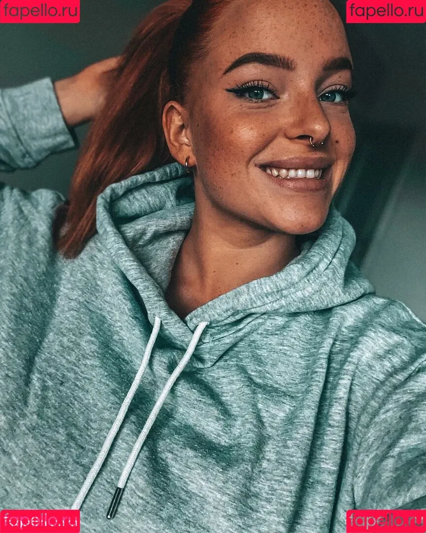 Sarah Neuhaus Onlyfans Photo Gallery 