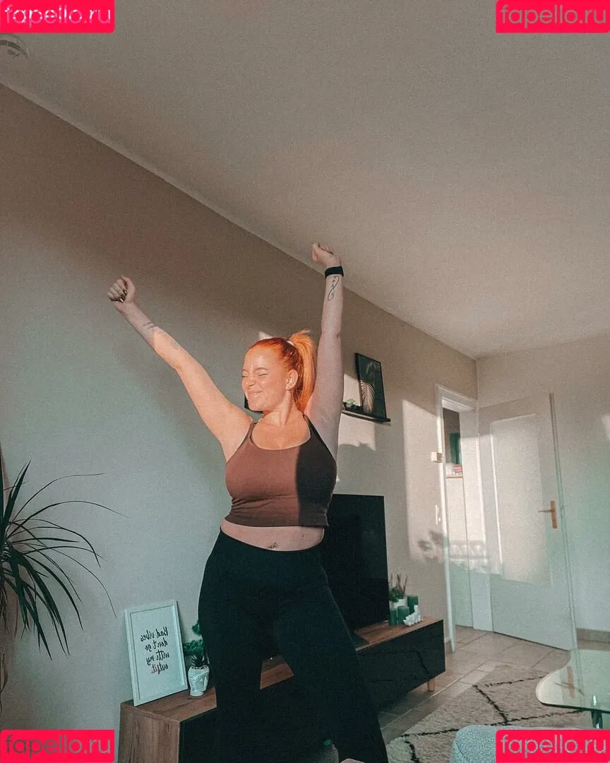 Sarah Neuhaus Onlyfans Photo Gallery 