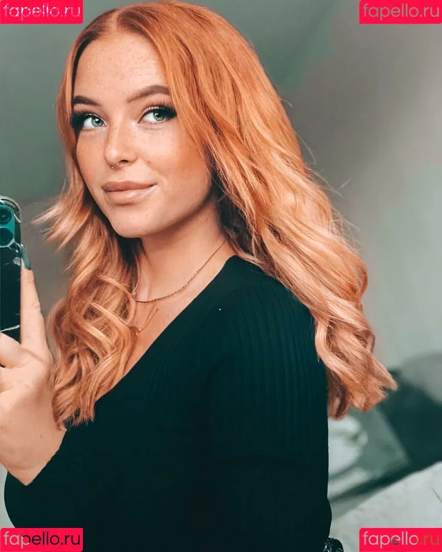 Sarah Neuhaus Onlyfans Photo Gallery 