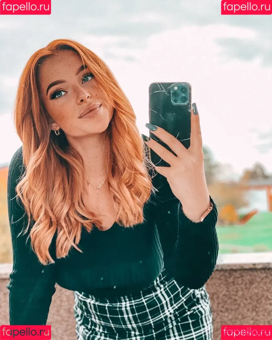 Sarah Neuhaus Onlyfans Photo Gallery 