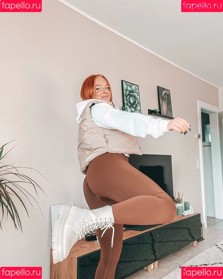 Sarah Neuhaus Onlyfans Photo Gallery 