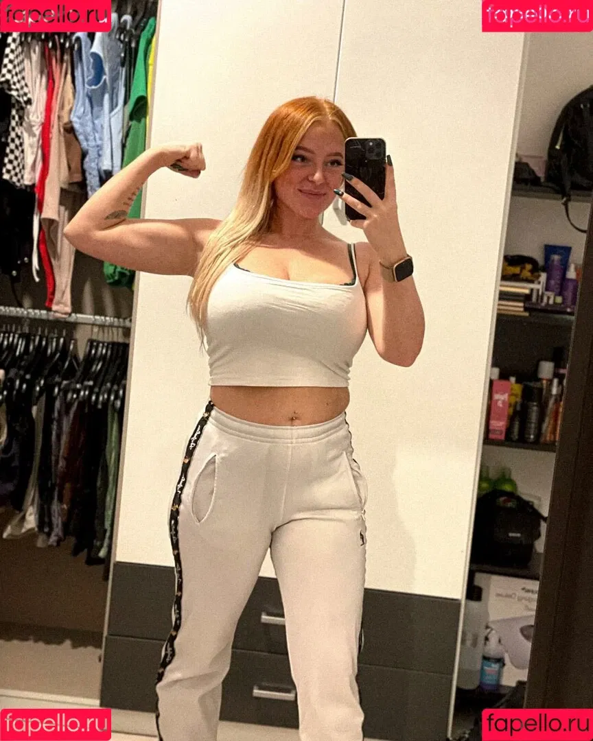 Sarah Neuhaus Onlyfans Photo Gallery 