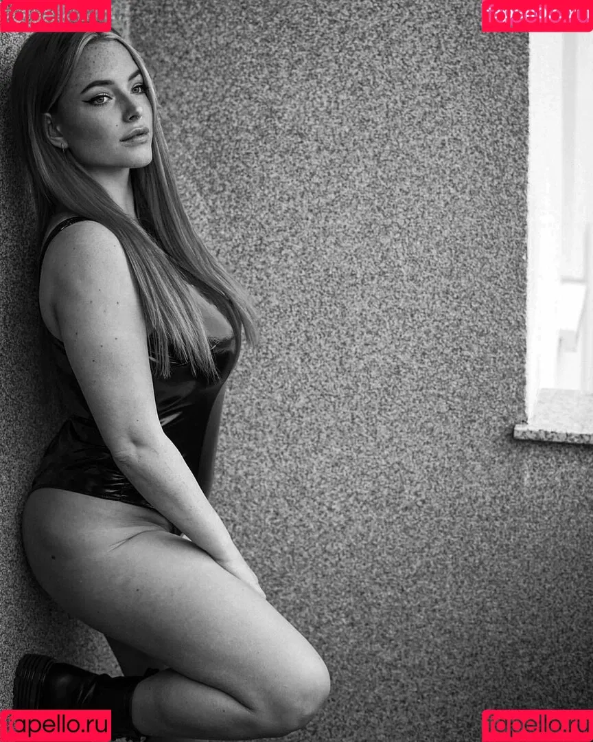 Sarah Neuhaus Onlyfans Photo Gallery 