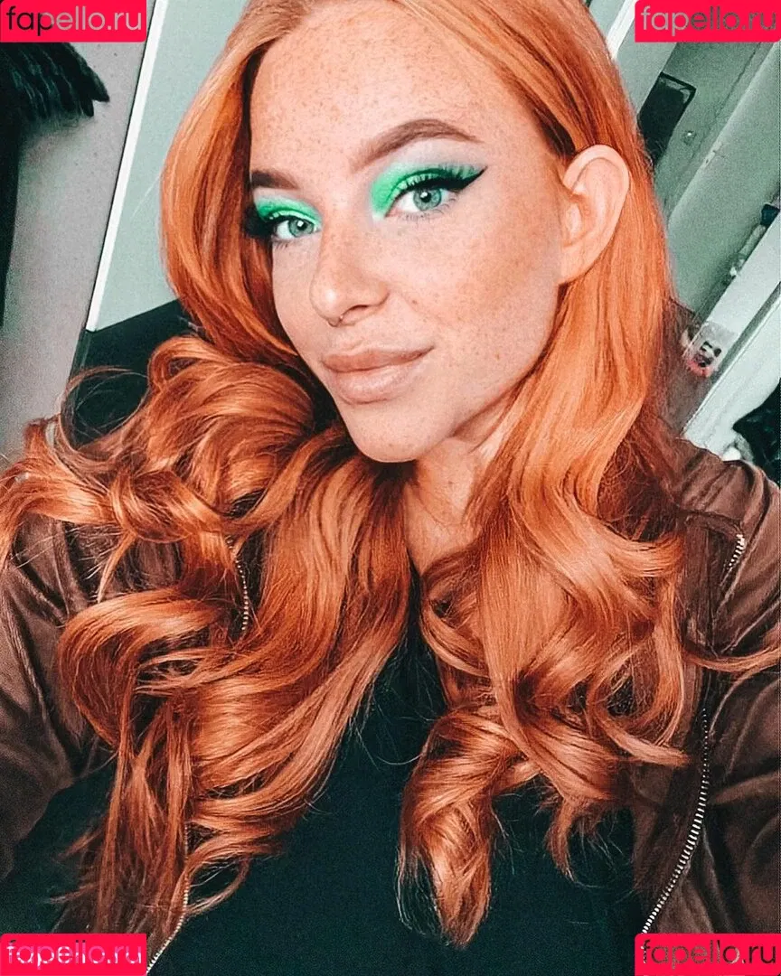Sarah Neuhaus Onlyfans Photo Gallery 
