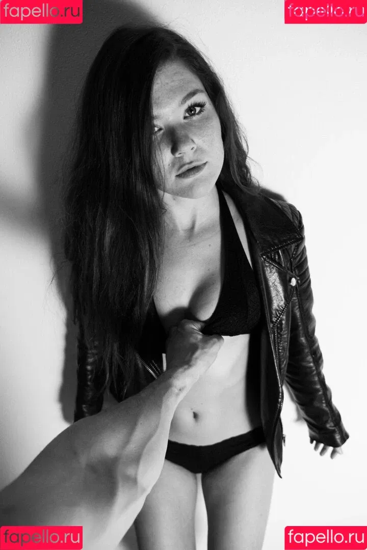 Mia Sollis Onlyfans Photo Gallery 