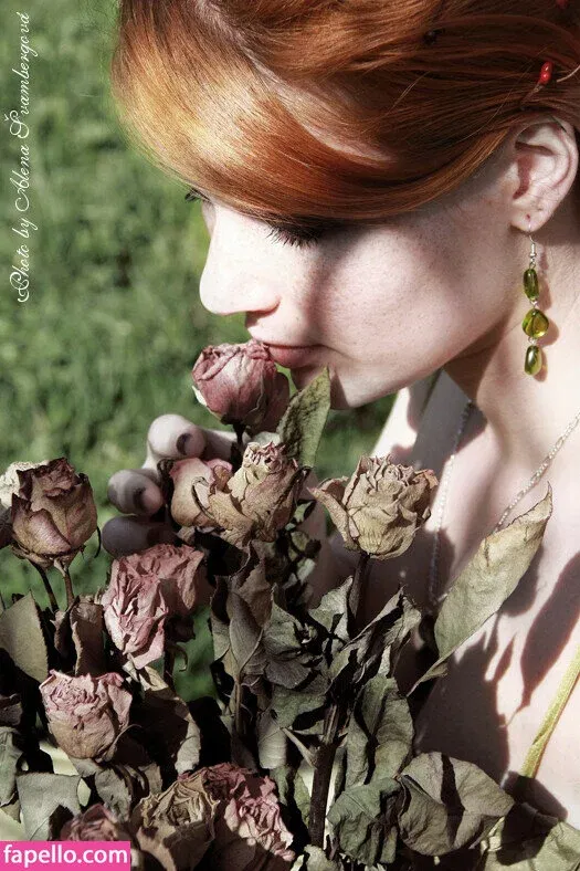 Mia Sollis Onlyfans Photo Gallery 