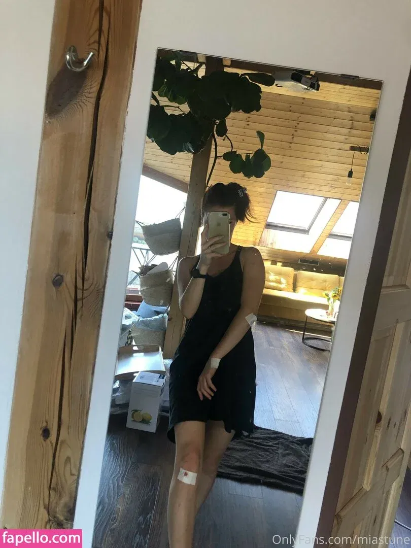 Mia Sollis Onlyfans Photo Gallery 