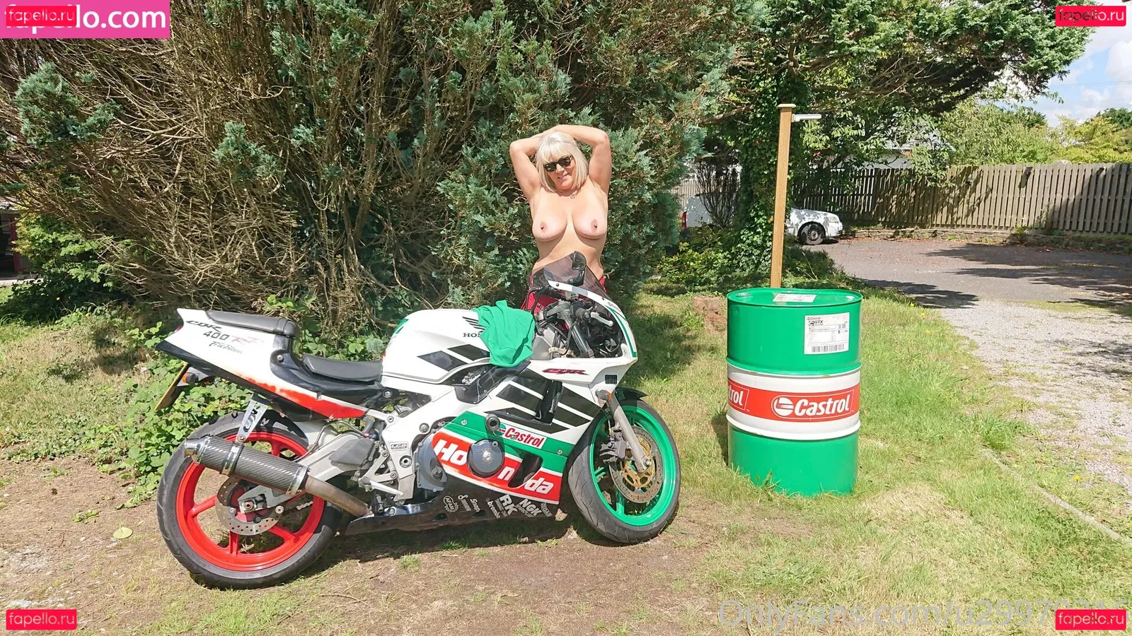 u29979316 Onlyfans Photo Gallery 