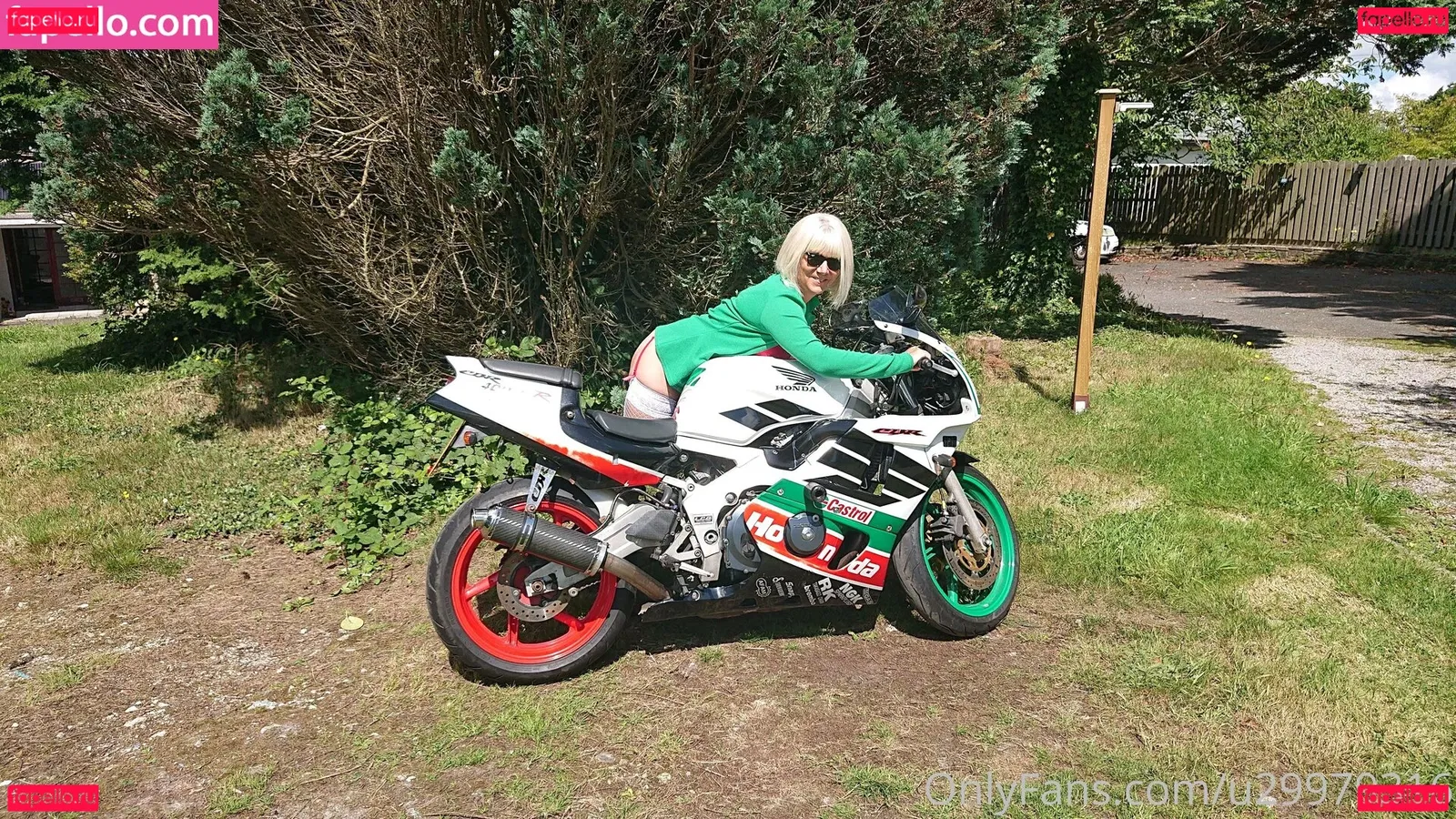 u29979316 Onlyfans Photo Gallery 