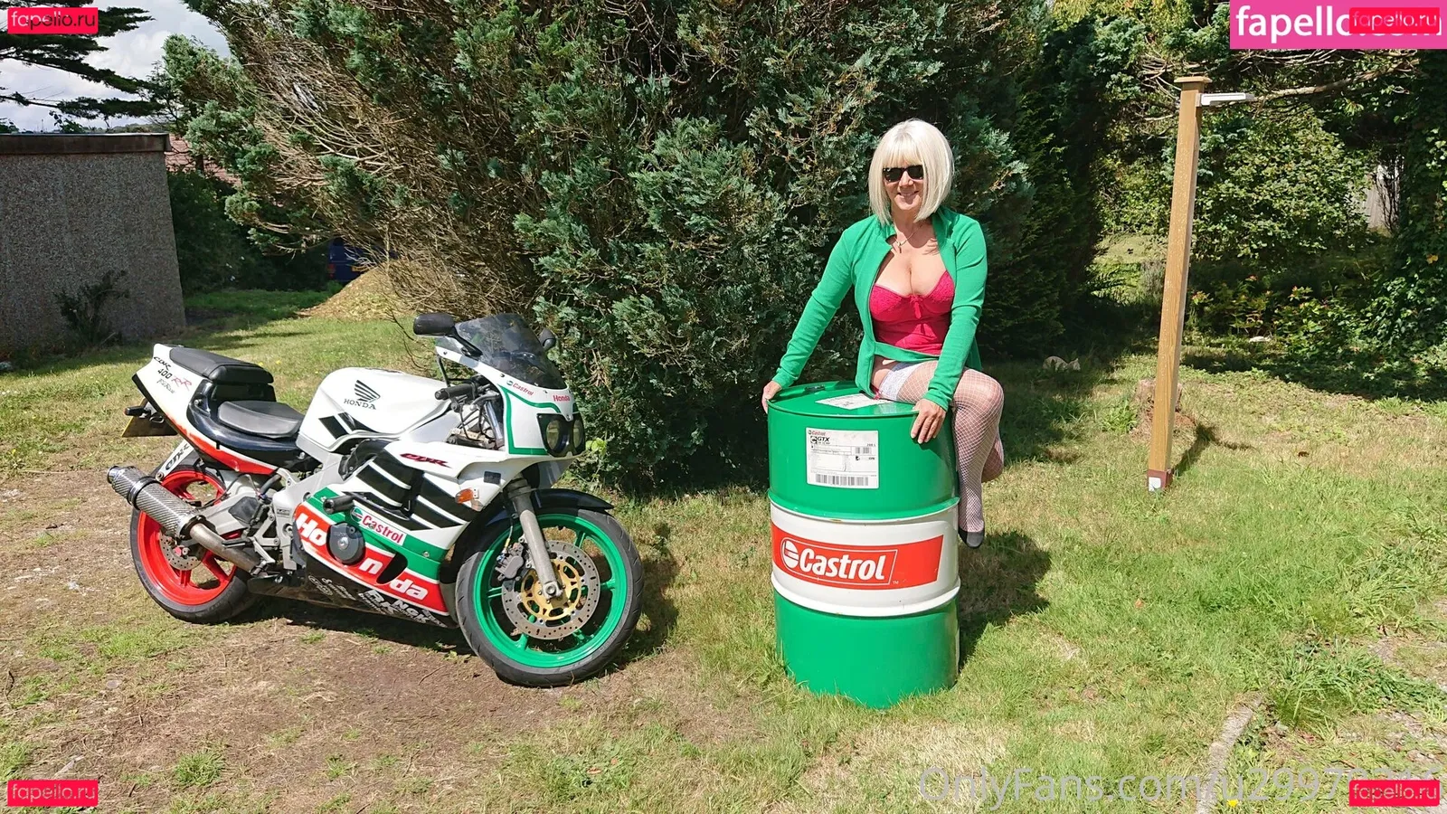 u29979316 Onlyfans Photo Gallery 