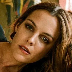 Riley Keough Onlyfans Photo Gallery 