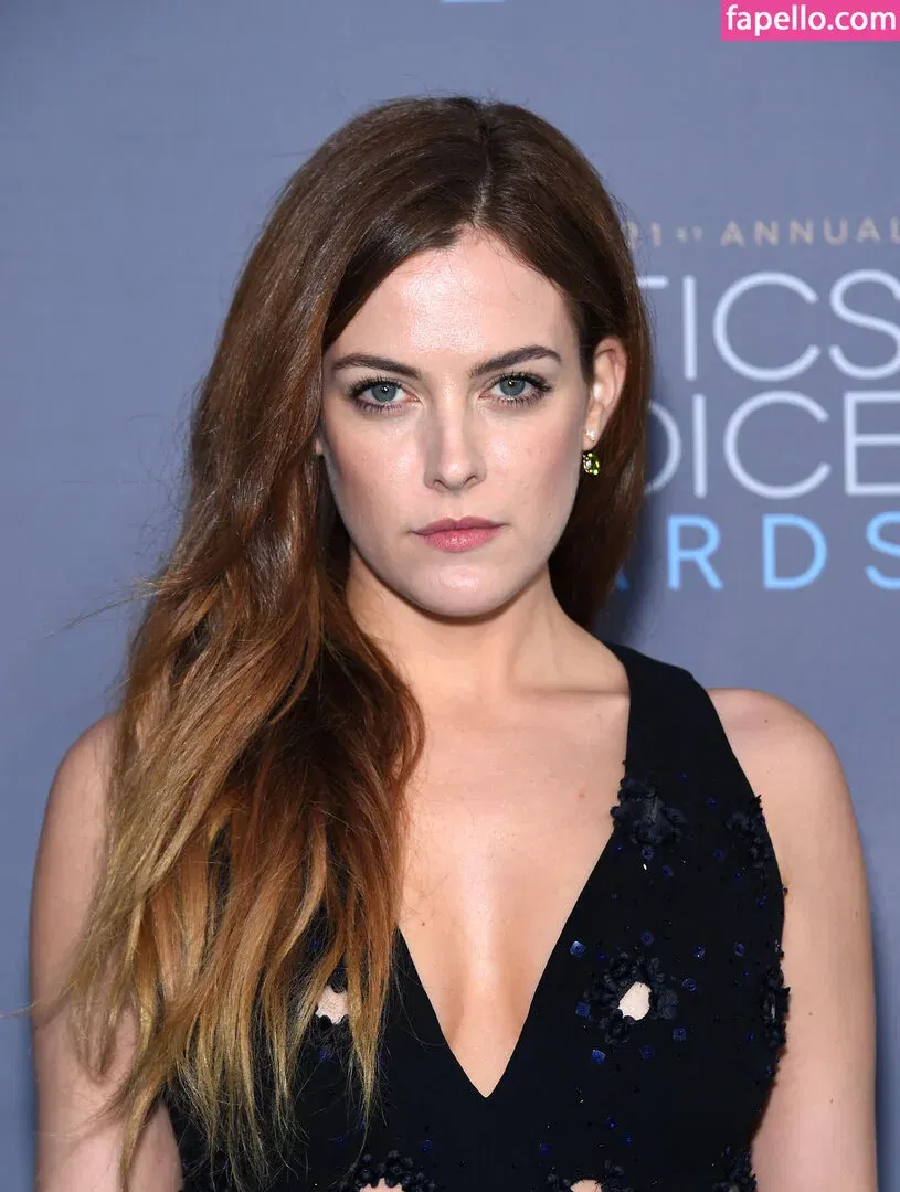 Riley Keough Onlyfans Photo Gallery 