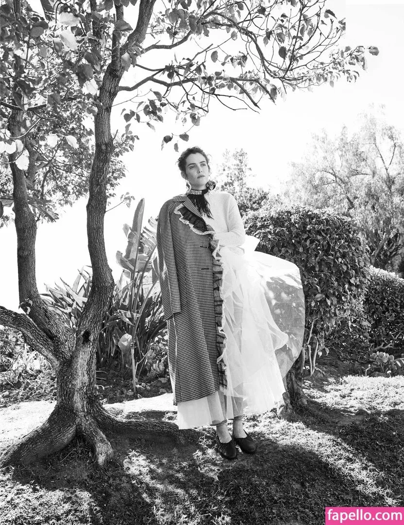 Riley Keough Onlyfans Photo Gallery 