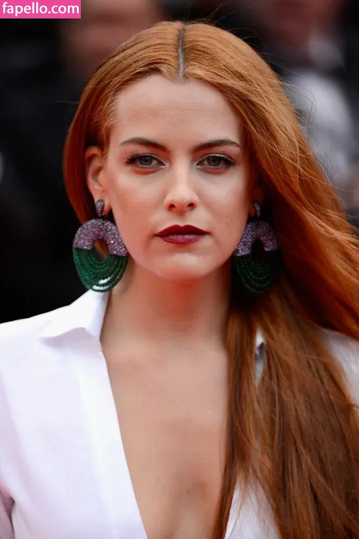 Riley Keough Onlyfans Photo Gallery 