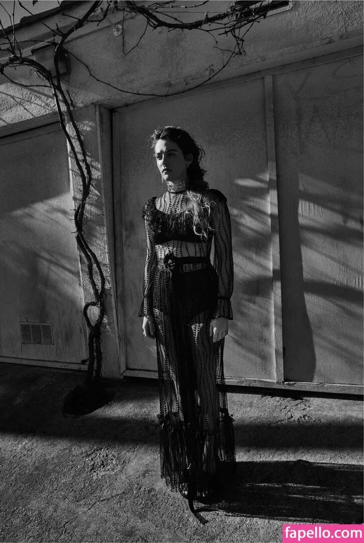 Riley Keough Onlyfans Photo Gallery 