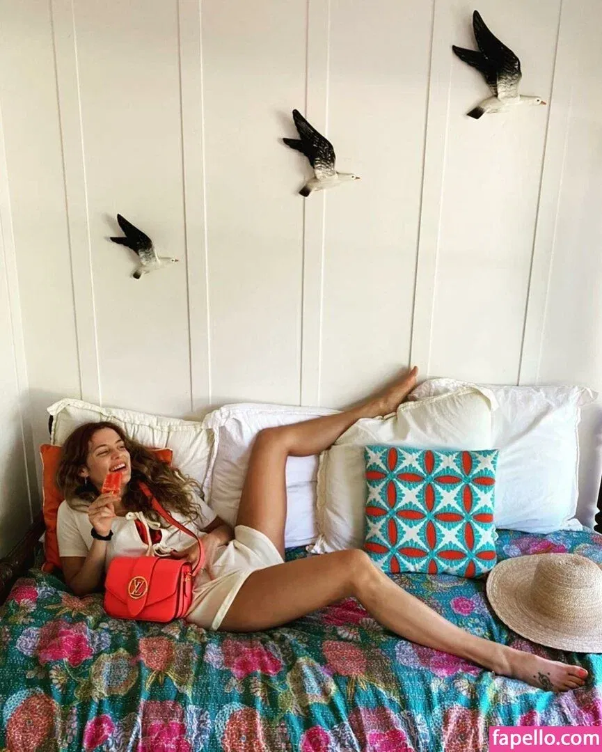 Riley Keough Onlyfans Photo Gallery 