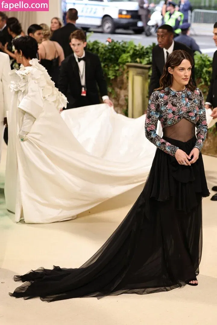 Riley Keough Onlyfans Photo Gallery 