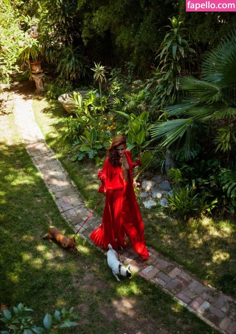 Riley Keough Onlyfans Photo Gallery 