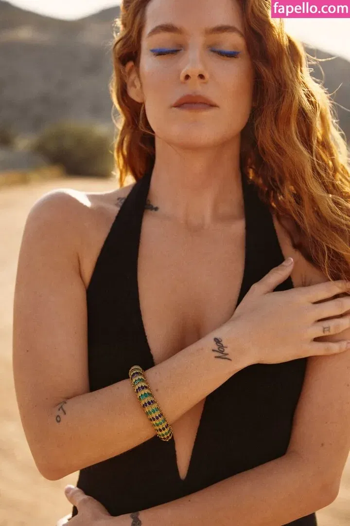 Riley Keough Onlyfans Photo Gallery 