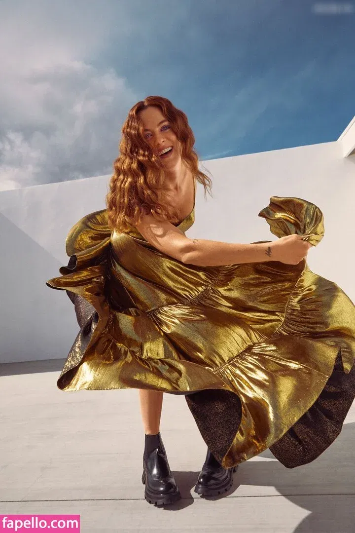 Riley Keough Onlyfans Photo Gallery 