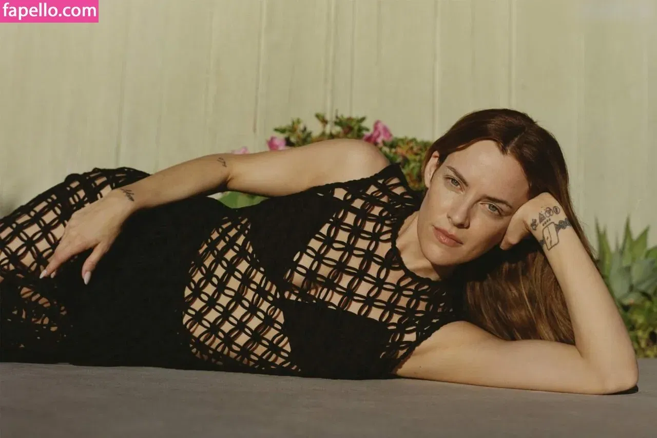 Riley Keough Onlyfans Photo Gallery 