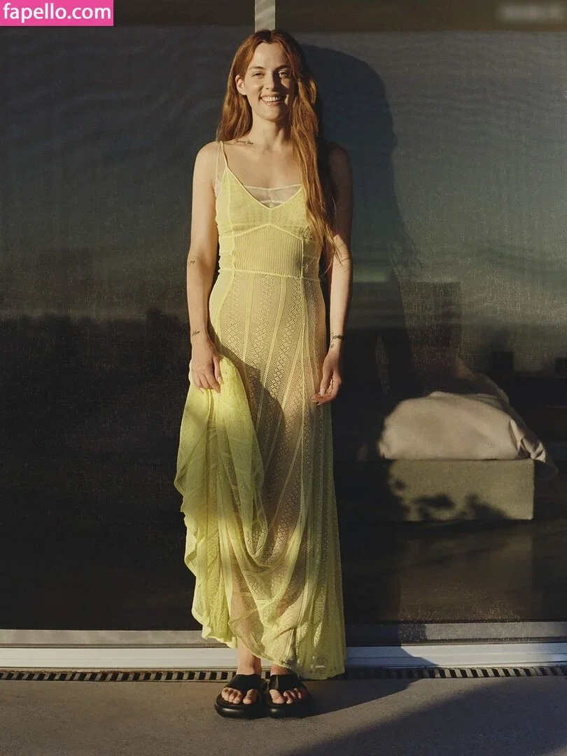 Riley Keough Onlyfans Photo Gallery 