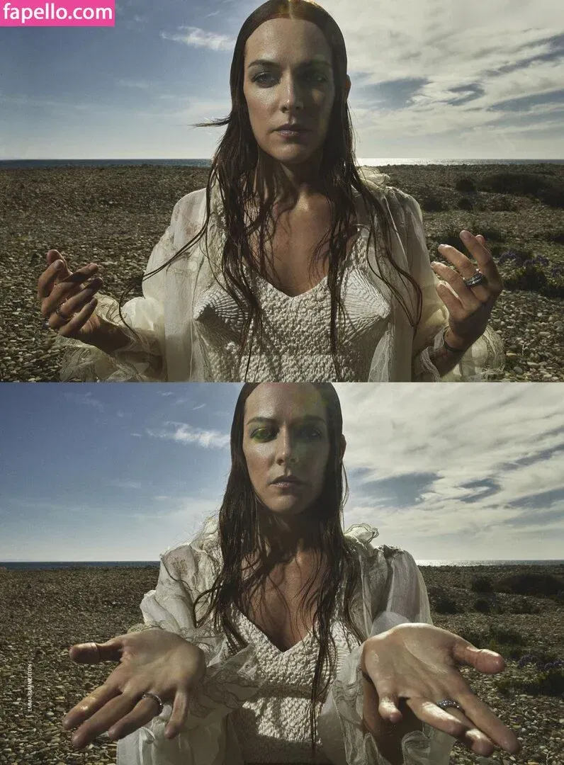 Riley Keough Onlyfans Photo Gallery 