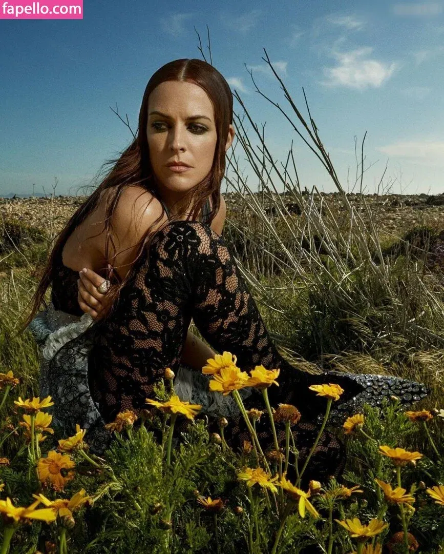 Riley Keough Onlyfans Photo Gallery 