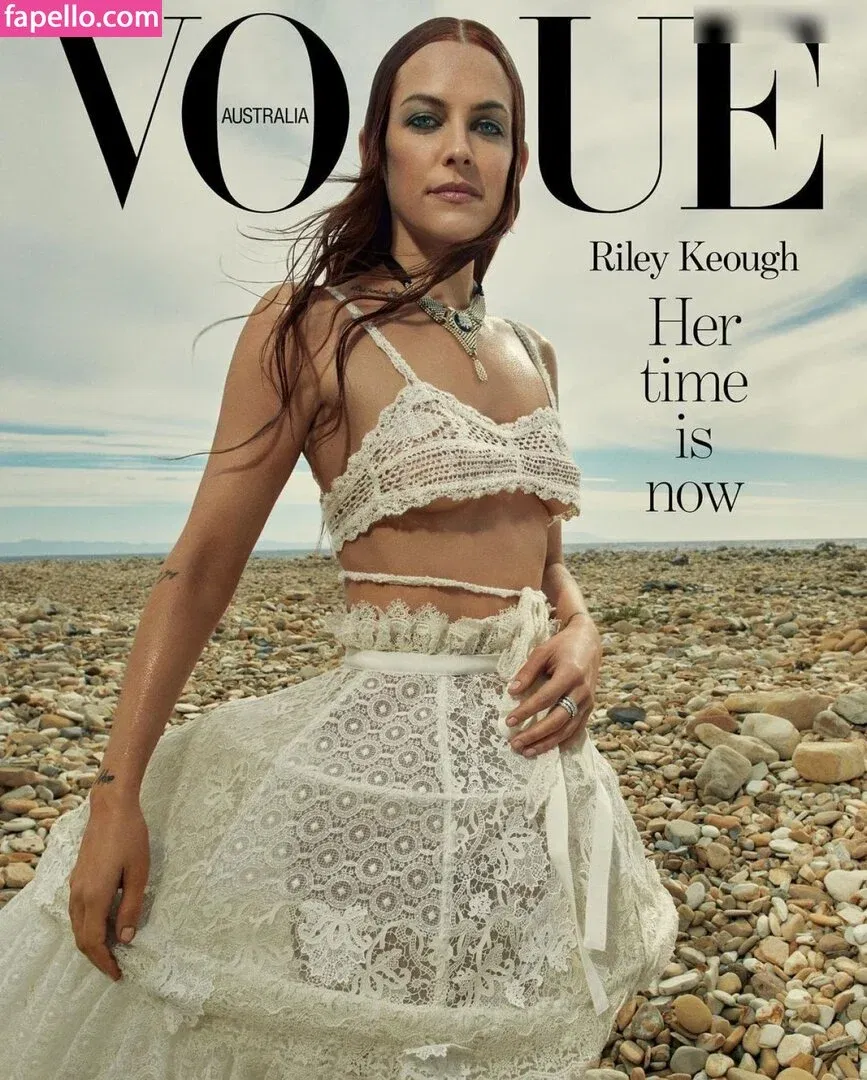 Riley Keough Onlyfans Photo Gallery 