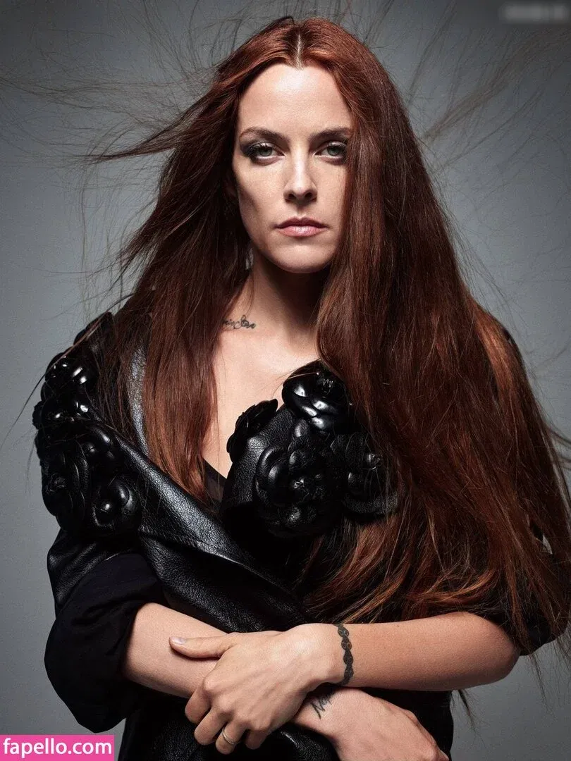 Riley Keough Onlyfans Photo Gallery 