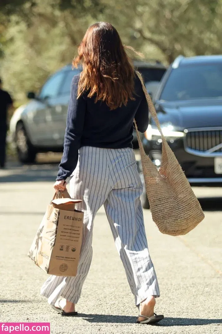 Riley Keough Onlyfans Photo Gallery 