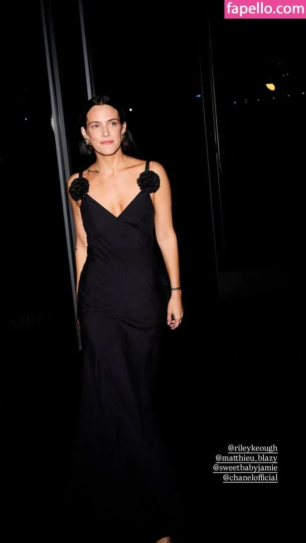 Riley Keough Onlyfans Photo Gallery 