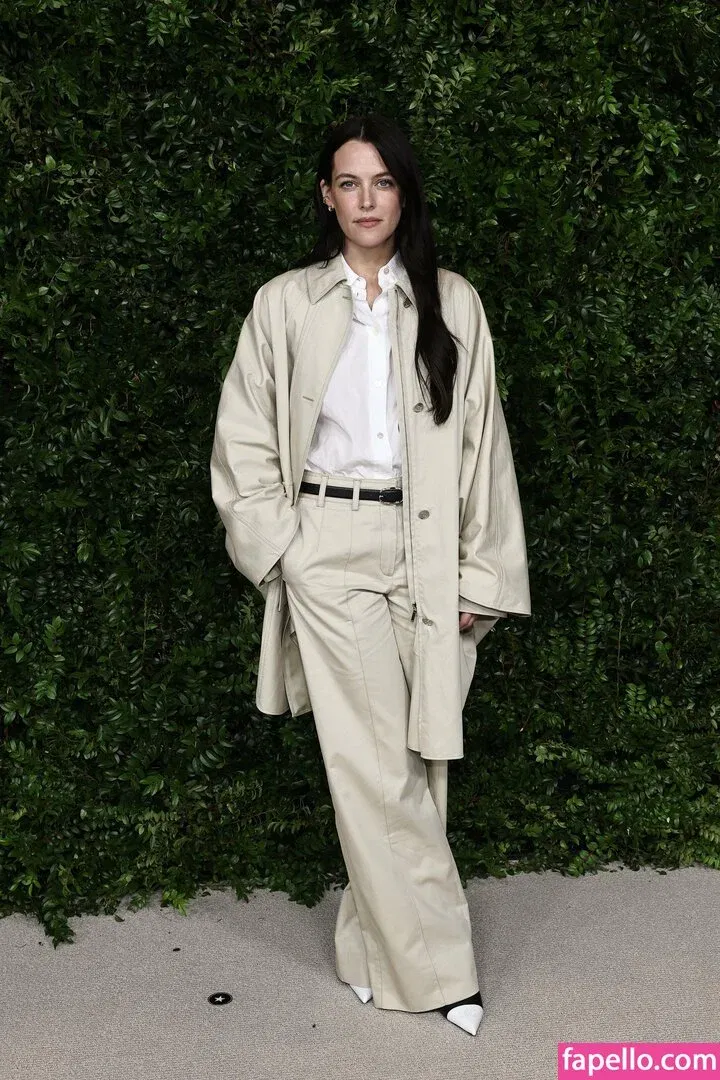 Riley Keough Onlyfans Photo Gallery 