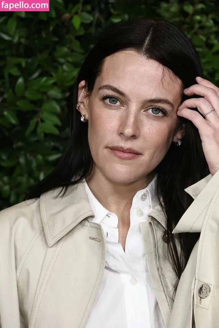 Riley Keough Onlyfans Photo Gallery 