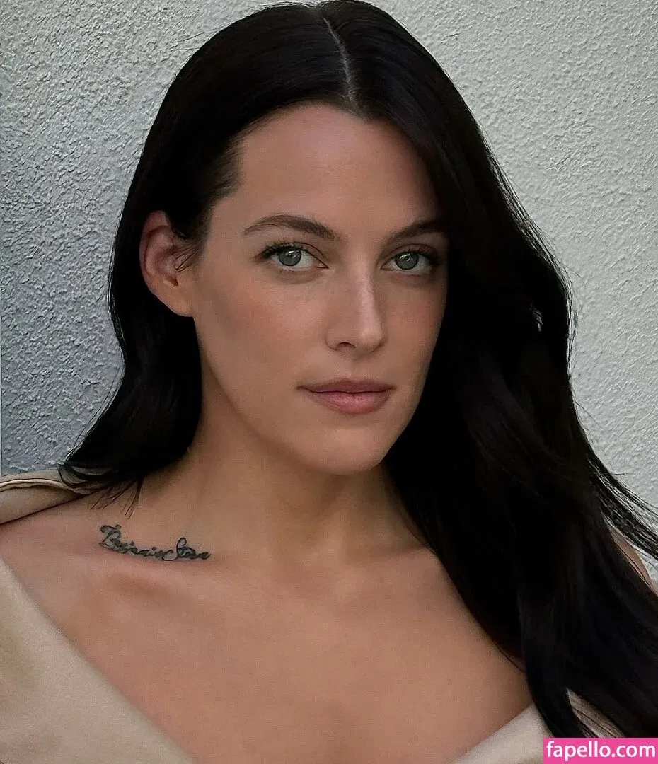 Riley Keough Onlyfans Photo Gallery 