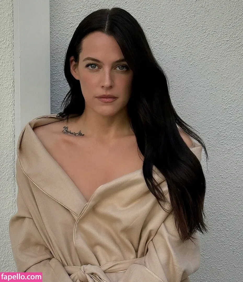 Riley Keough Onlyfans Photo Gallery 
