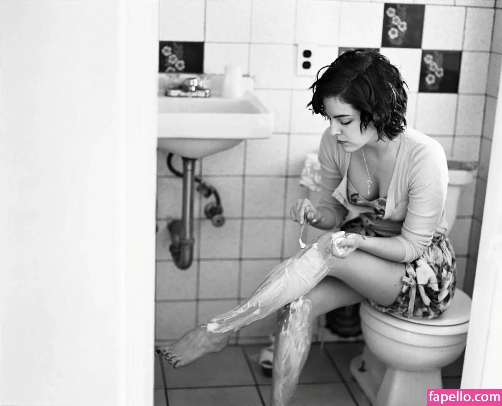 Riley Keough Onlyfans Photo Gallery 