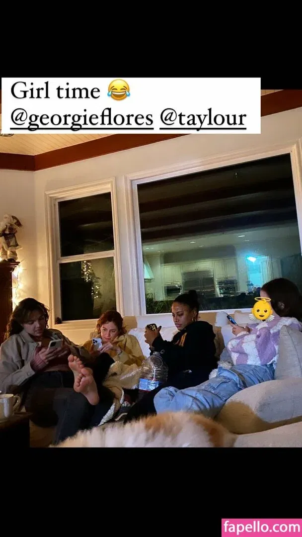 Riley Keough Onlyfans Photo Gallery 