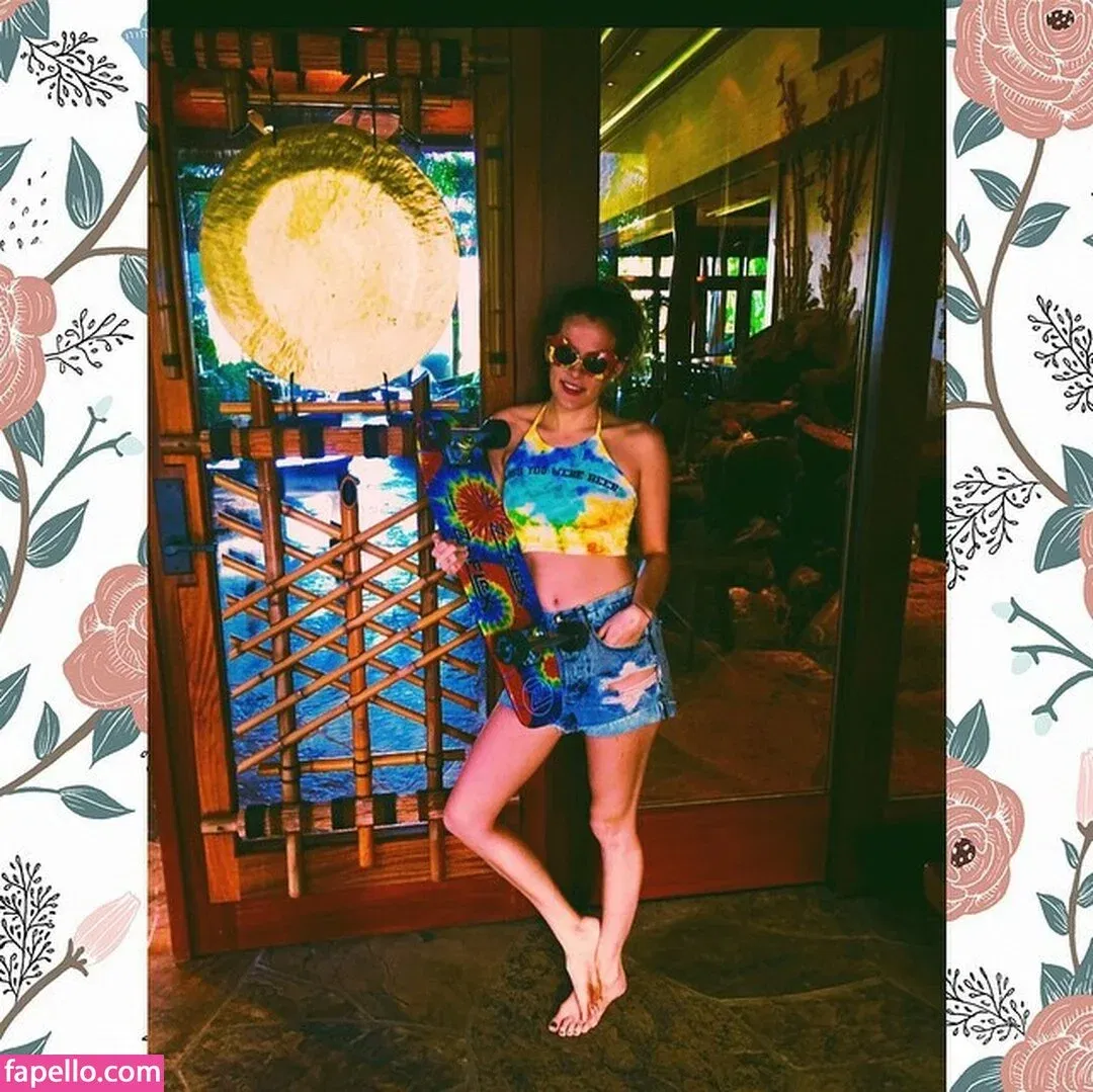 Riley Keough Onlyfans Photo Gallery 