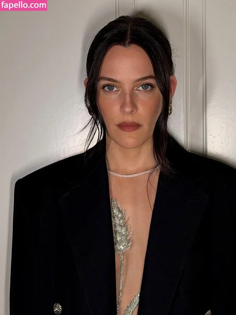 Riley Keough Onlyfans Photo Gallery 