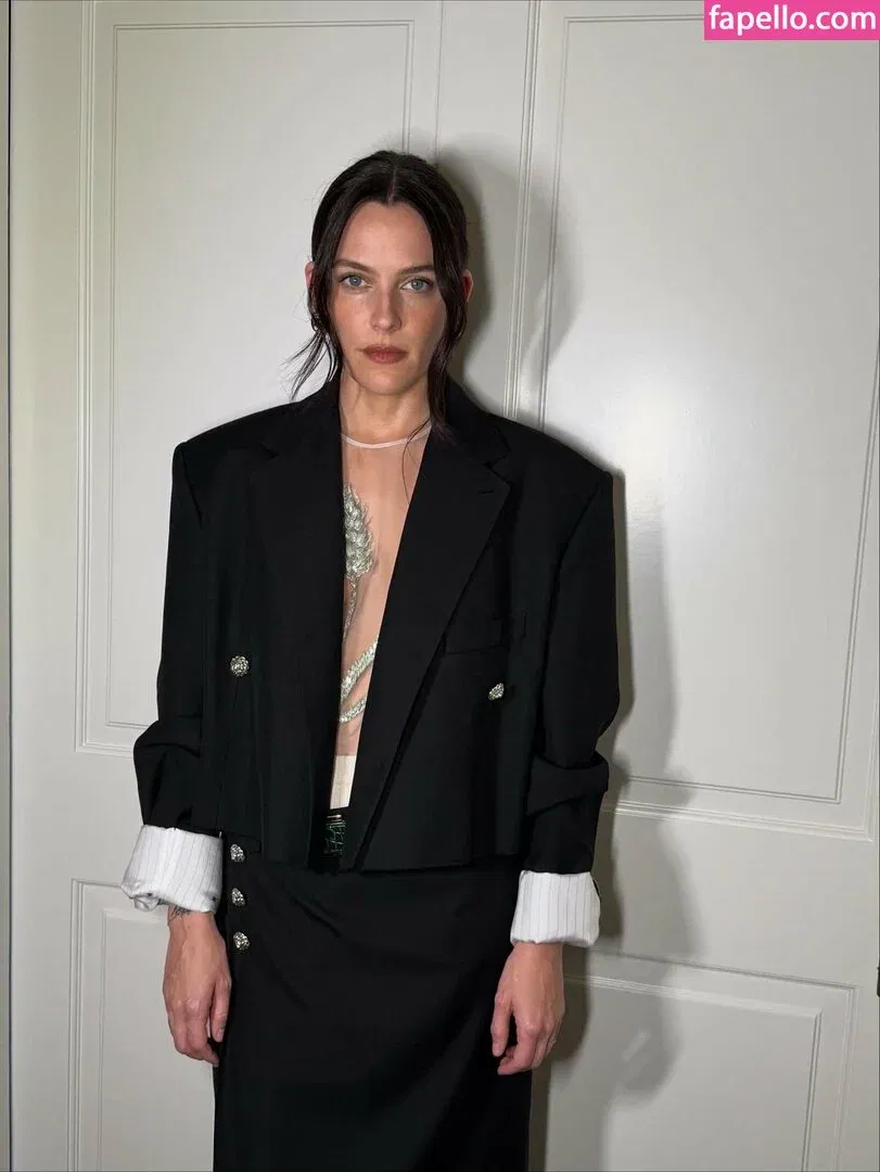 Riley Keough Onlyfans Photo Gallery 